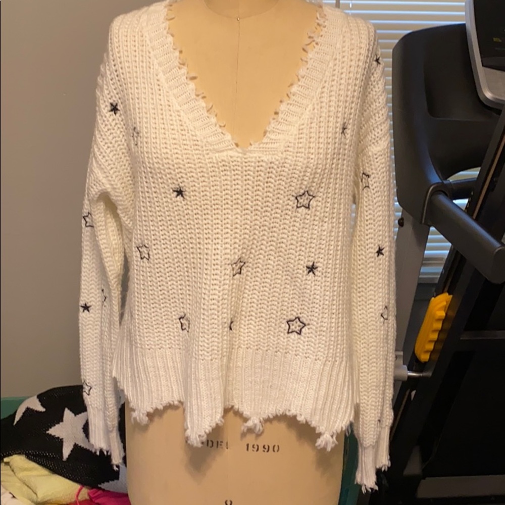 Knitted vneck star sweater, size L